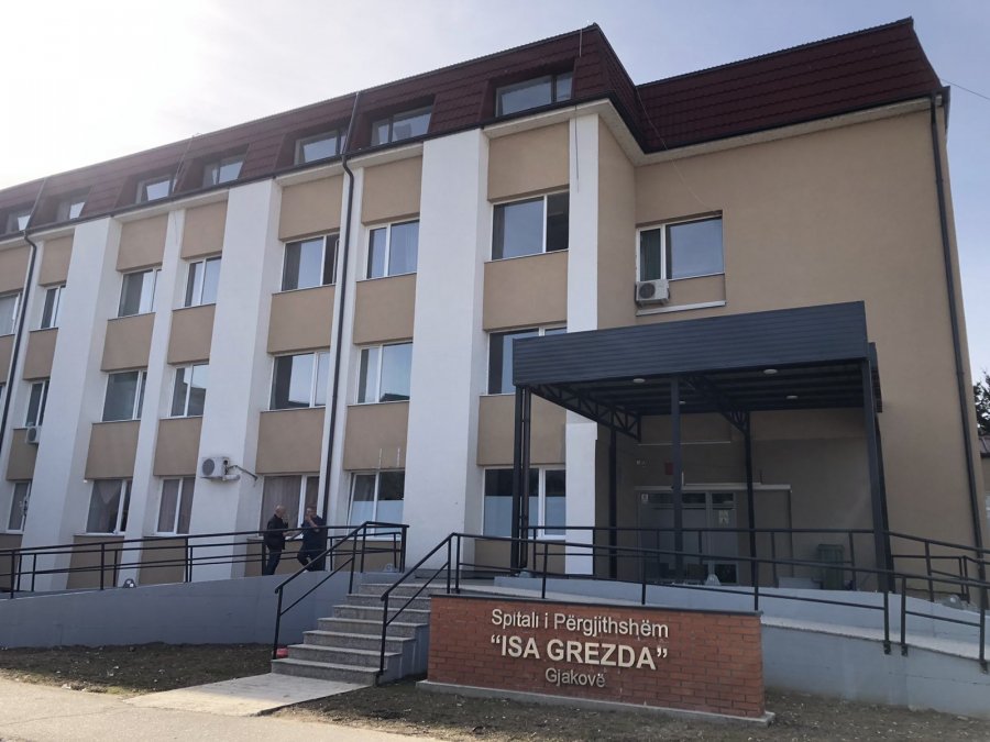 Spitali i Gjakovës njofton se nga nëntë të lënduar në aksidentin e Korenicës, pesë janë në trajtim dhe katër janë liruar në shtëpi.