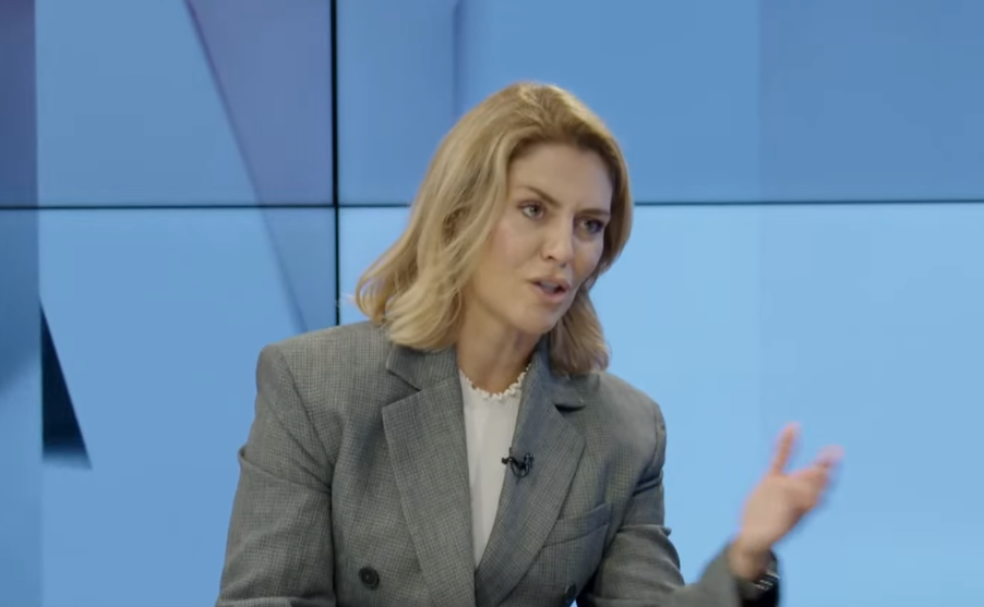 Kontestimi i seancës konstituive, Deliu kritikon VV-në për farsë politike