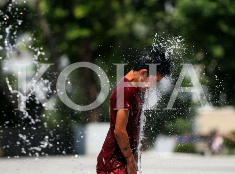 Vala e të nxehtit në Shqipëri sjell temperatura deri në 41°C.