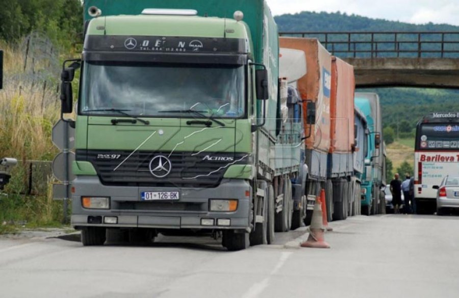 Kufizim i përkohshëm për kamionët mbi 20 tonë në autoudhët e Kosovës