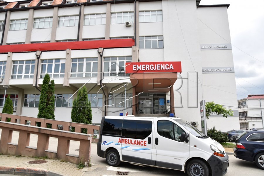 Dy të dyshuar meshkuj, B.B. dhe E.B., janë dërguar në mbajtje me vendim të prokurorit pas përleshjes në Han të Elezit.
