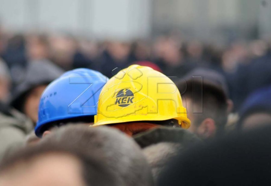 Punëtorët e KEK-ut në protestë për kushte dhe paga të papërmbushura