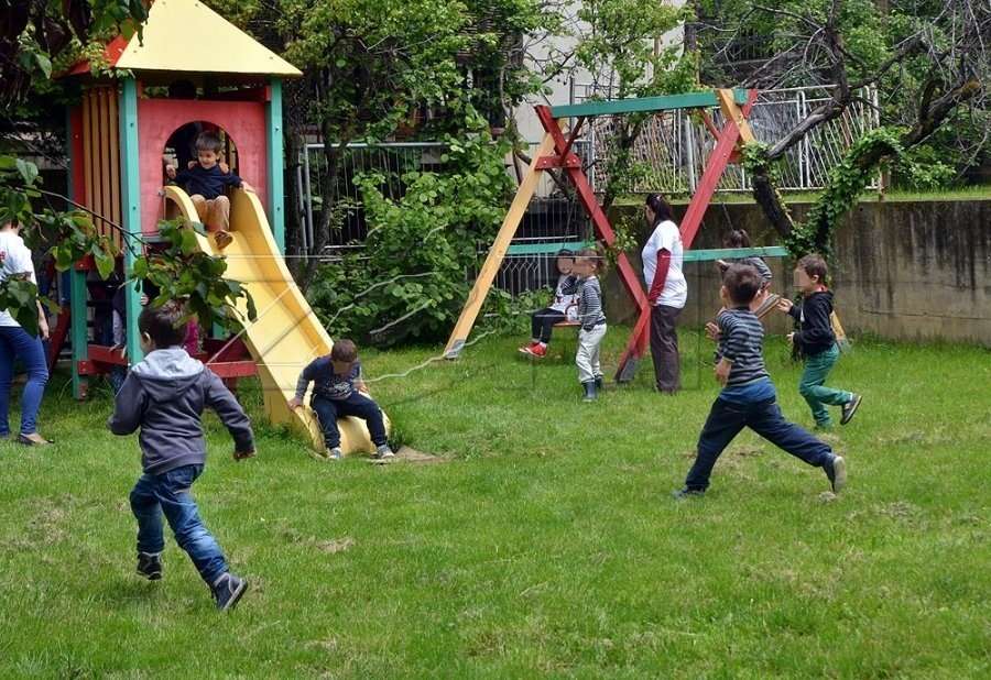 Komuna e Prishtinës ka hapur konkurs për rekrutimin e edukatorëve për çerdhet në lagjet Dardania, Prishtina e Vjetër dhe Kolovica.