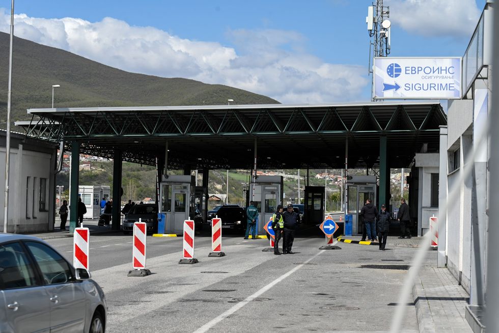 Arrestohet maqedonasi që pengoi doganierët dhe ndihmoi kalimin e paligjshëm në Han të Elezit