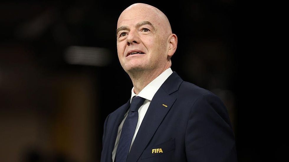 Hetimi i UEFA-s ndaj Infantinos për pagesë të dyshimtë dhe marrëdhënie të fshehtë