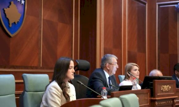 Tensionet në Kuvendin e Kosovës: A do të shpërthejnë incidente apo do të arrihet marrëveshja politike?