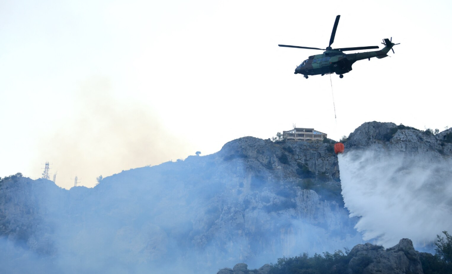 Zjarret kërcënojnë Krujën dhe jugun e Shqipërisë, evakuime dhe arrestime
