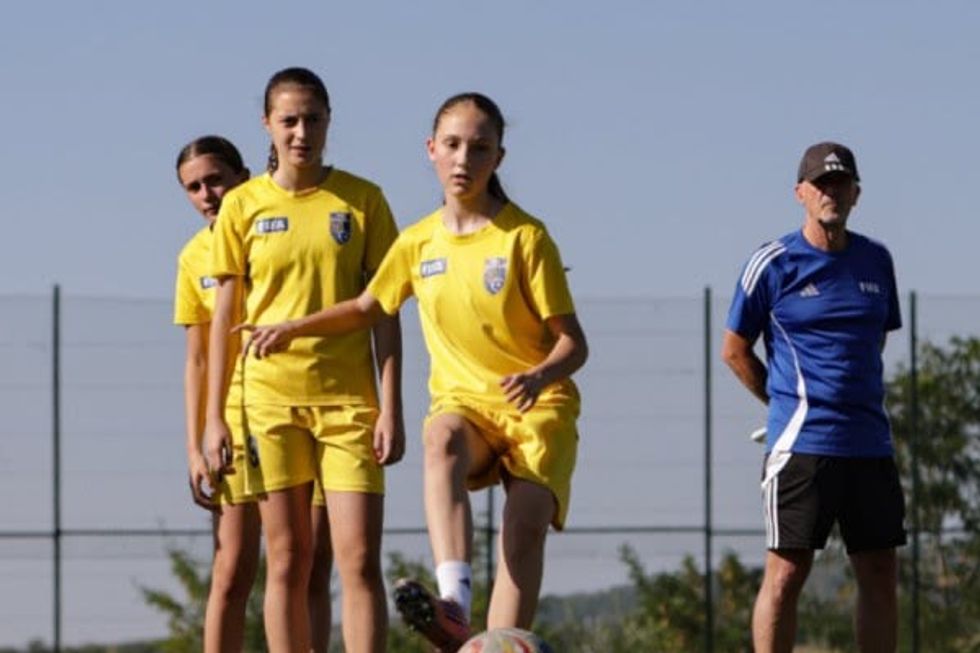 FIFA nis akademinë për 19 vajza të reja të talentuara në Kosovë