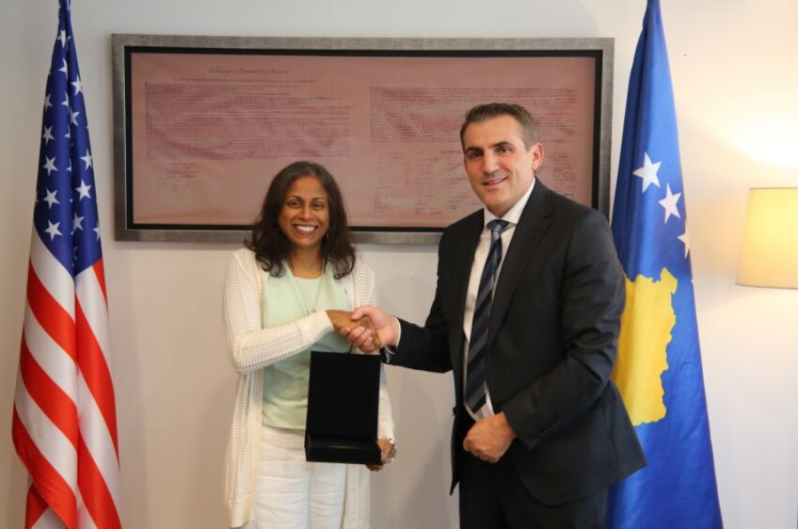 Forcimi i sundimit të ligjit në Kosovë në fokus të bashkëpunimit me SHBA-në