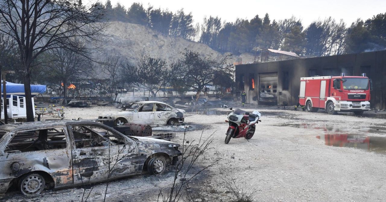 Zjarri shkatërrues në bregdetin kroat: 14 të shtruar dhe situatë kritike në spitale