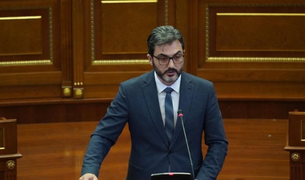 Përplasje dhe kontradikta në Kuvend, deputetët e PDK-së nën akuzë nga Vetëvendosja