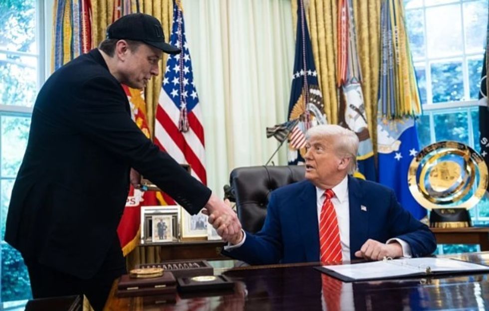 Trump dhe Musk rikthejnë marrëdhëniet dhe Musk premton 100 milionë dollarë për republikanët.