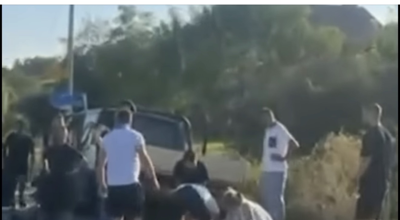 Infermierët e Gjakovës ndërhyjnë menjëherë në aksidentin afër Klinës