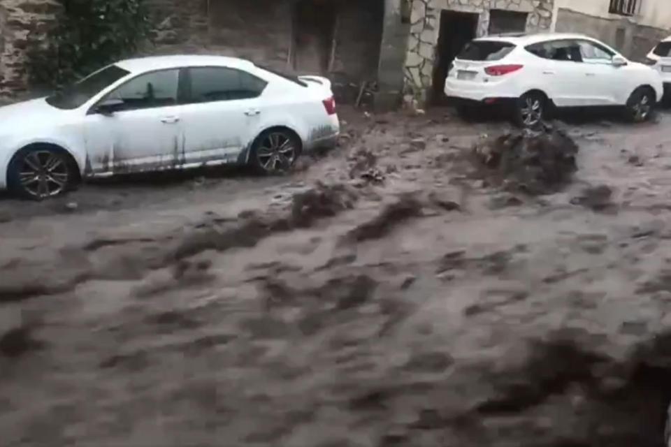 Reshjet e dendura sjellin humbje dhe alarm në Spanjë