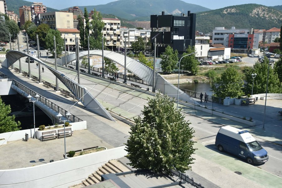 Tranzicioni i KFOR-it dhe hapja e Urës së Ibrit: Çfarë po ndodh në Mitrovicë?
