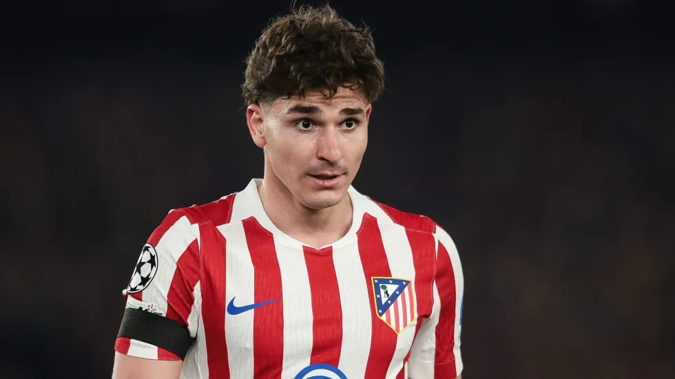 Barcelona mund të heqë dorë nga transferimi i Julian Alvarez nëse nuk ka zhvillime konkrete gjatë kësaj jave.