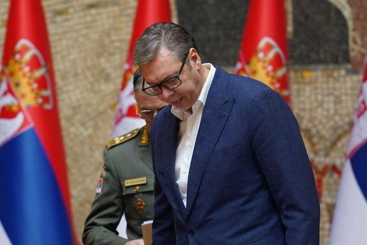Tensioni rreth hapjes së urës së Ibrit: Vuçiq kërkon ndërhyrje nga NATO
