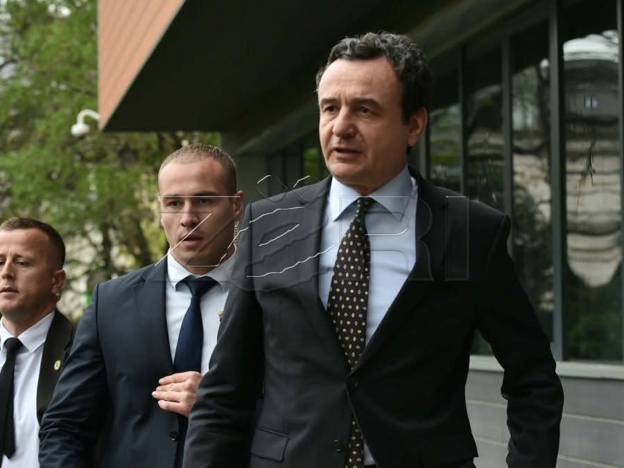 Ka nisur takimi mes Albin Kurtit dhe Lumir Abdixhikut në Kuvend për zgjidhjen e ngërçit politik dhe funksionalizimin e institucioneve të reja.