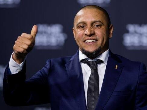 Roberto Carlos dhe një rrugë e re shpirtërore: A është konvertuar në Islam?