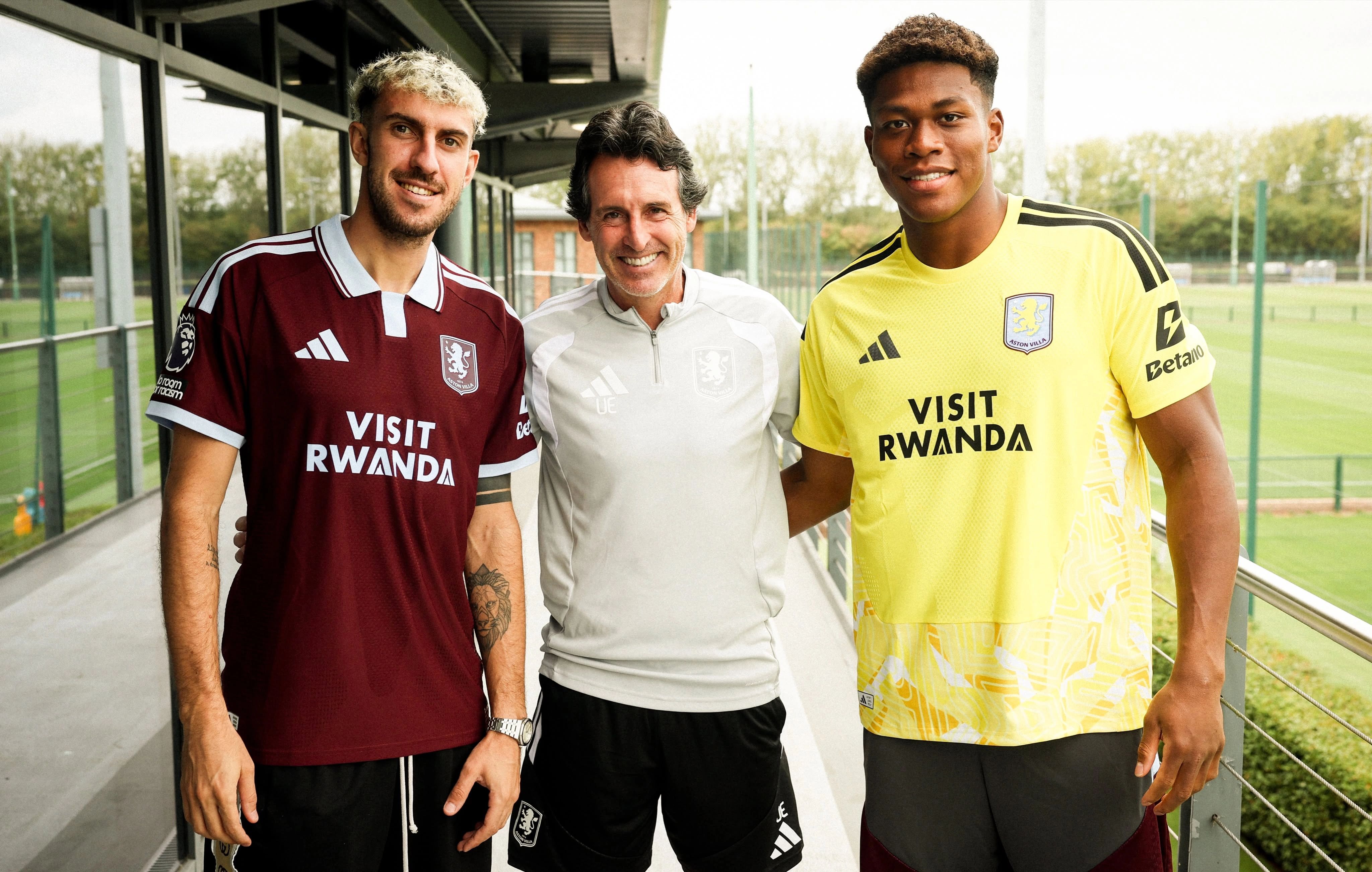 Aston Villa forcon skuadrën me dy blerje të bujshme para sezonit të ri