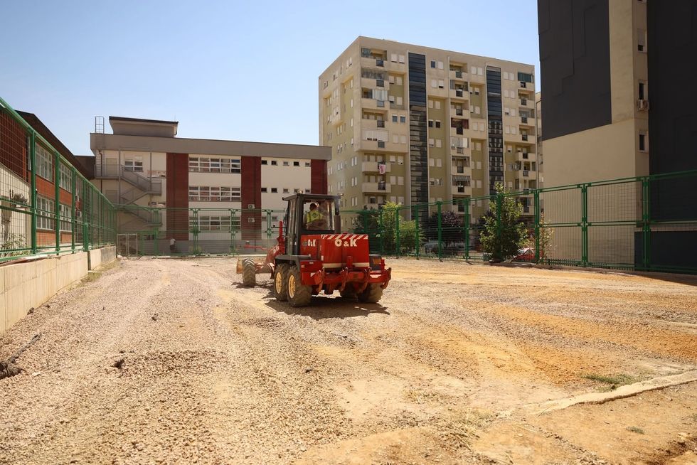 Transformimi i fushës sportive në shkollën “Pavarësia” në Prishtinë
