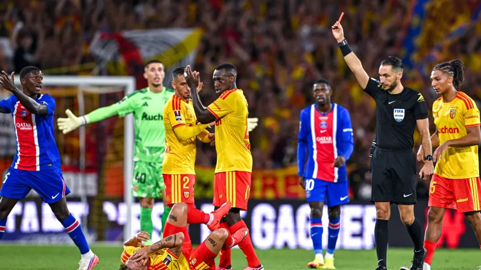 Nuno Mendes mungon në tri ndeshjet e para të PSG-së për shkak të pezullimit