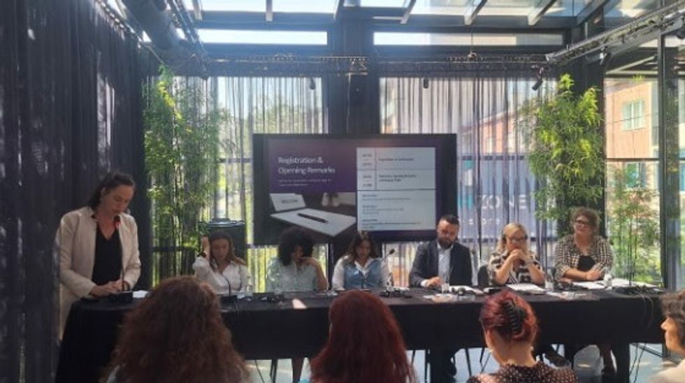 61% e grave në media në Kosovë përballen me ngacmim online dhe presione të shumta