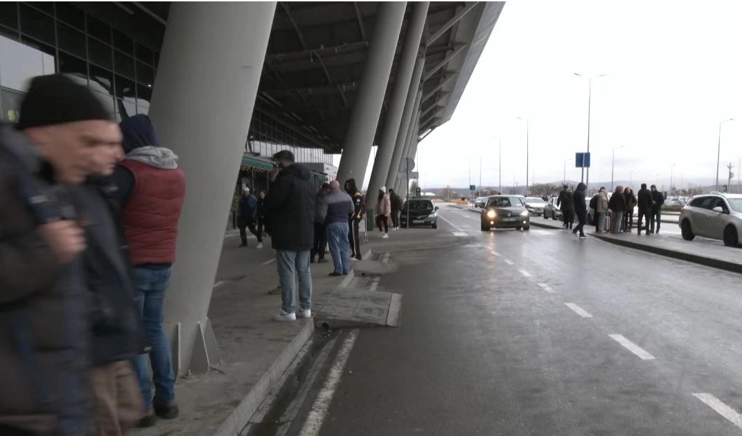 Policia e Kosovës ka arrestuar pronarin e kompanisë për mashtrim në rastin e biletave të udhëtimit.