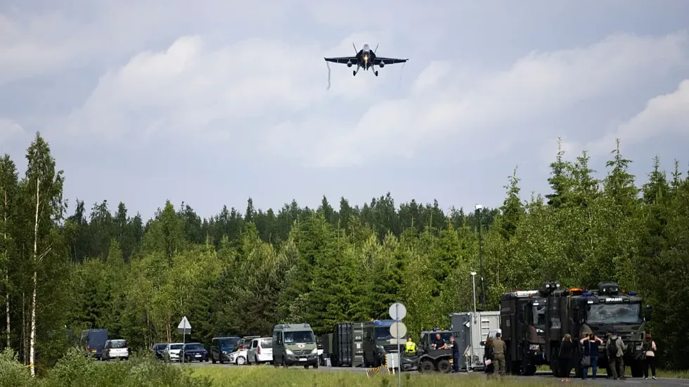 Dyshime për shkelje të hapësirës ajrore finlandeze nga avionë rusë dhe rritje e kërcënimit nga dronët