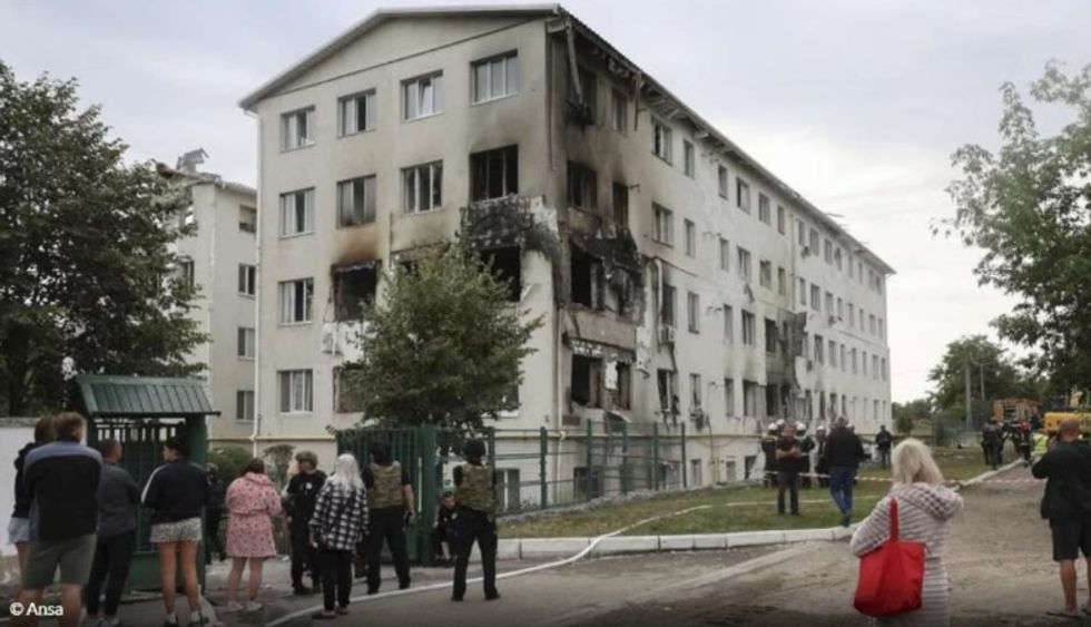 Sulm me dronë në Kharkiv shkakton viktima dhe shkatërrim të madh