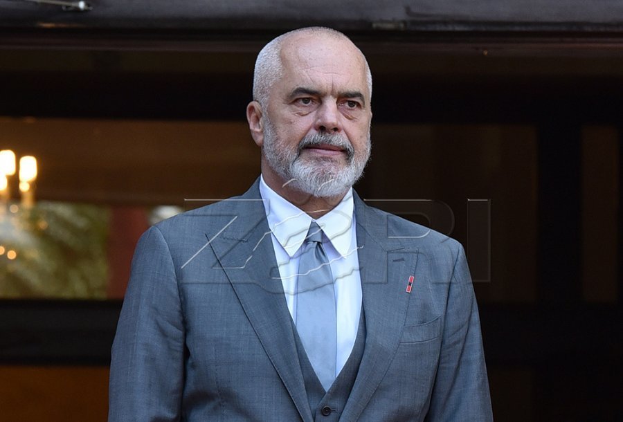 Himni i munguar në Pustec ndez reagime, Rama kundër “parodisë nacionaliste”