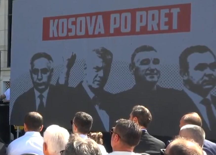 Numërimi mbrapsht për vendimin e UÇK-së nisi me shtypjen e butonit nga figura të njohura në sheshin “Nënë Tereza” në Prishtinë.