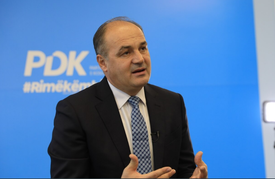 Kriza politike në Kosovë: Akuzat dhe bllokadat për zgjedhjen e presidentit