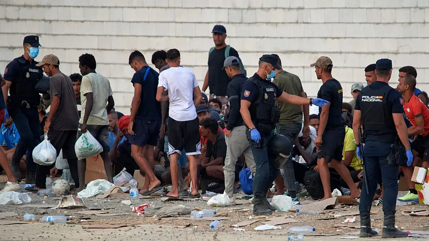 Ministria e Shëndetësisë së Spanjës ka thirrur më 24 gusht një takim urgjent me komunitetet autonome për koordinimin e vaksinave në Ceuta pas krizës së migrantëve.