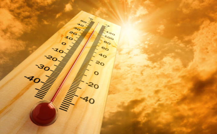 Temperaturat maksimale për të dielën në Kosovë priten të ulen në 29-34 gradë Celsius, duke sjellë një zbutje të lehtë krahasuar me të shtunën.