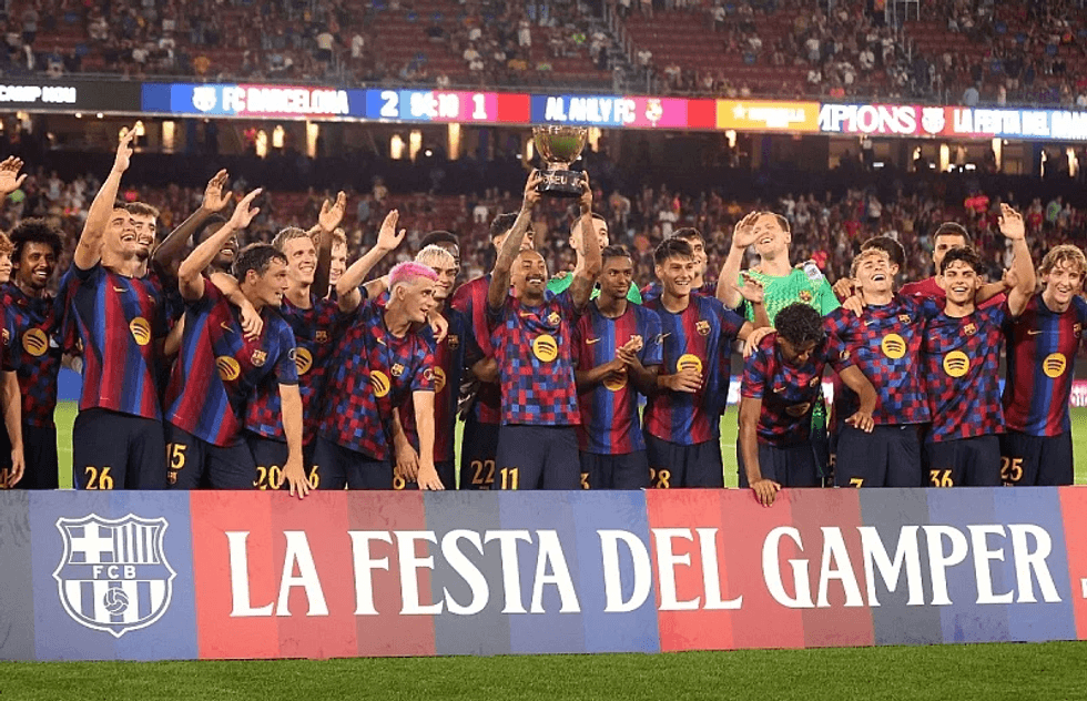 Barcelona në kërkim të 100 milionëve nga largimet e fundit para mbylljes së afatit