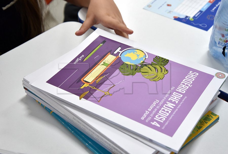 Librat shkollorë të subvencionuar: mes obligimit dhe sfidave të zbatimit