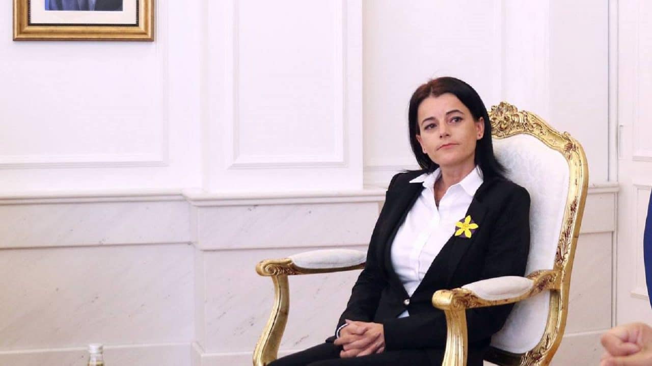 Një takim prekës që risjell dhimbjet e luftës në Kosovë
