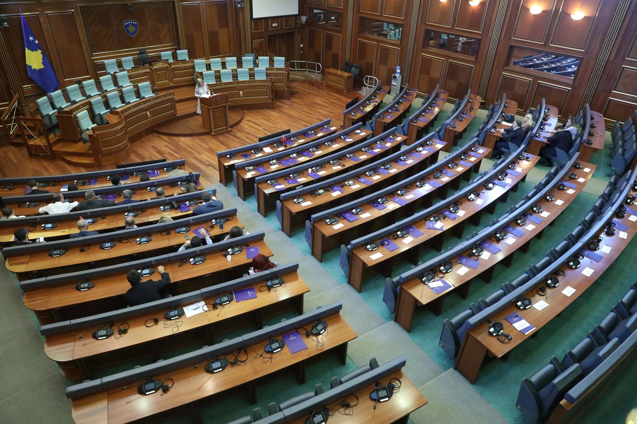 Përplasje e fortë në Kuvend: PDK dhe Aleanca akuzojnë VV-në për uzurpim dhe krizë institucionale