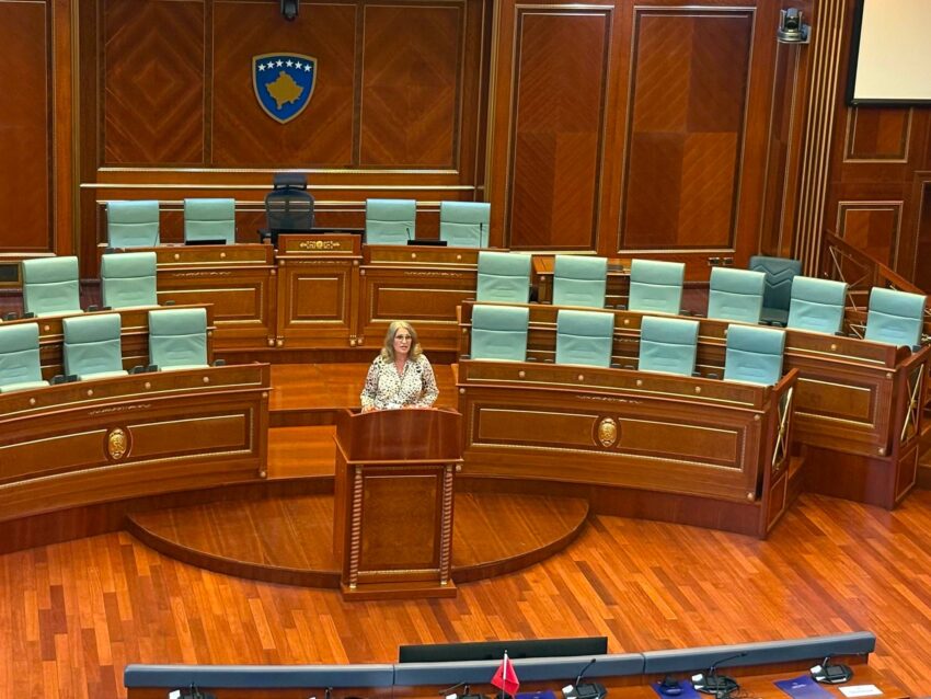 Kurti përballet me akuza për ndreqjen e vagonave në Serbi pas vrasjes së Bunjakut