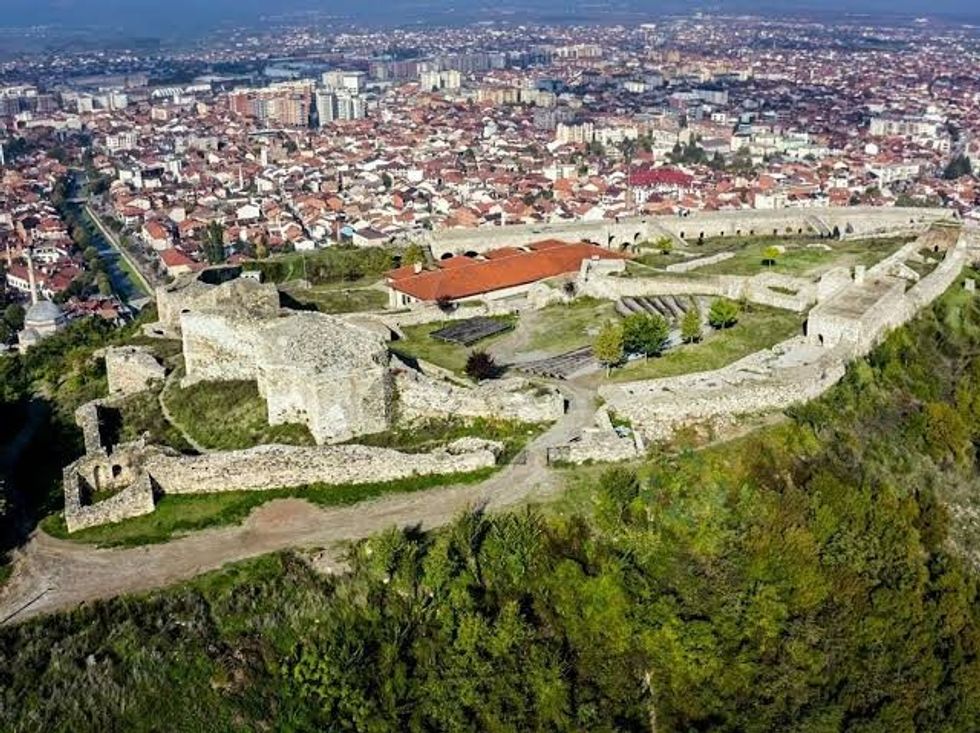 Kalaja e Prizrenit do të mbyllet për vizitorë nga 24 gushti deri më 7 shtator 2026 për punime emergjente.