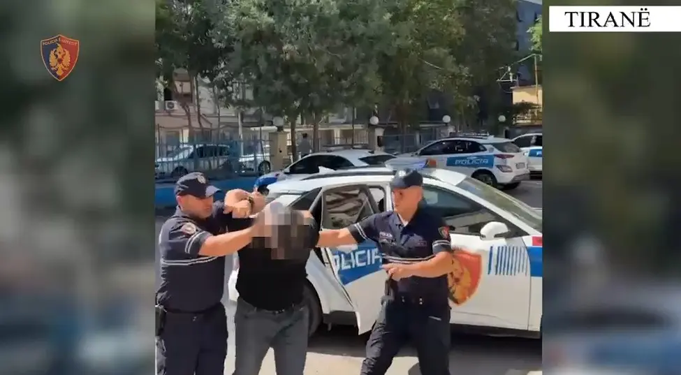 Policia e Tiranës arreston dy persona konkretë, B. S., 31 vjeç, dhe S. M., 23 vjeç, për mashtrim me Inteligjencë Artificiale ndaj 70-vjeçarit.