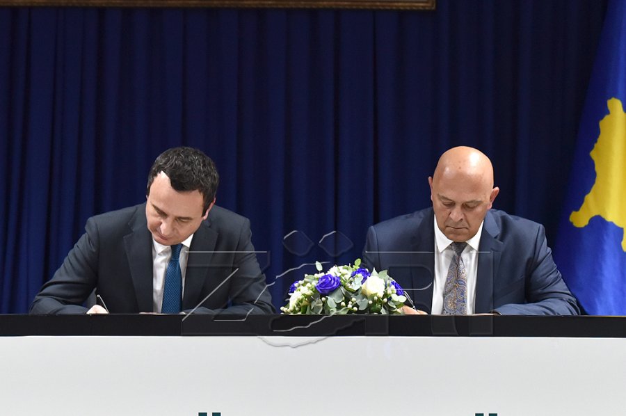 Refuzimi i Ardian Gjinit për takim me Albin Kurtin ndez tensionet politike