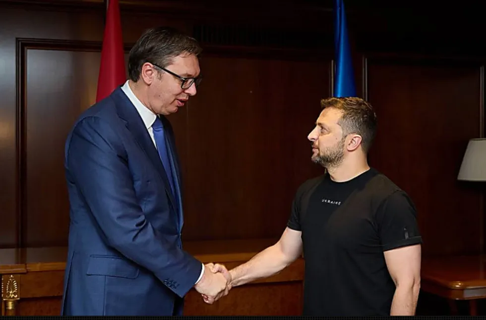 Mesazhi i Vuçiqit për Zelenskyn: Serbia dhe integriteti territorial i Ukrainës