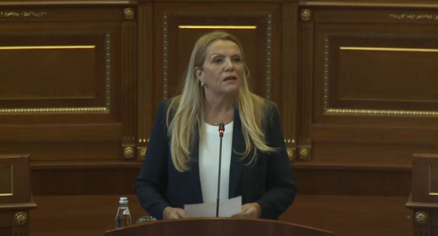 Akuzat e forta në Kuvend: Kadrijaj kundër Kurtit për shkelje kushtetuese dhe çështje kombëtare