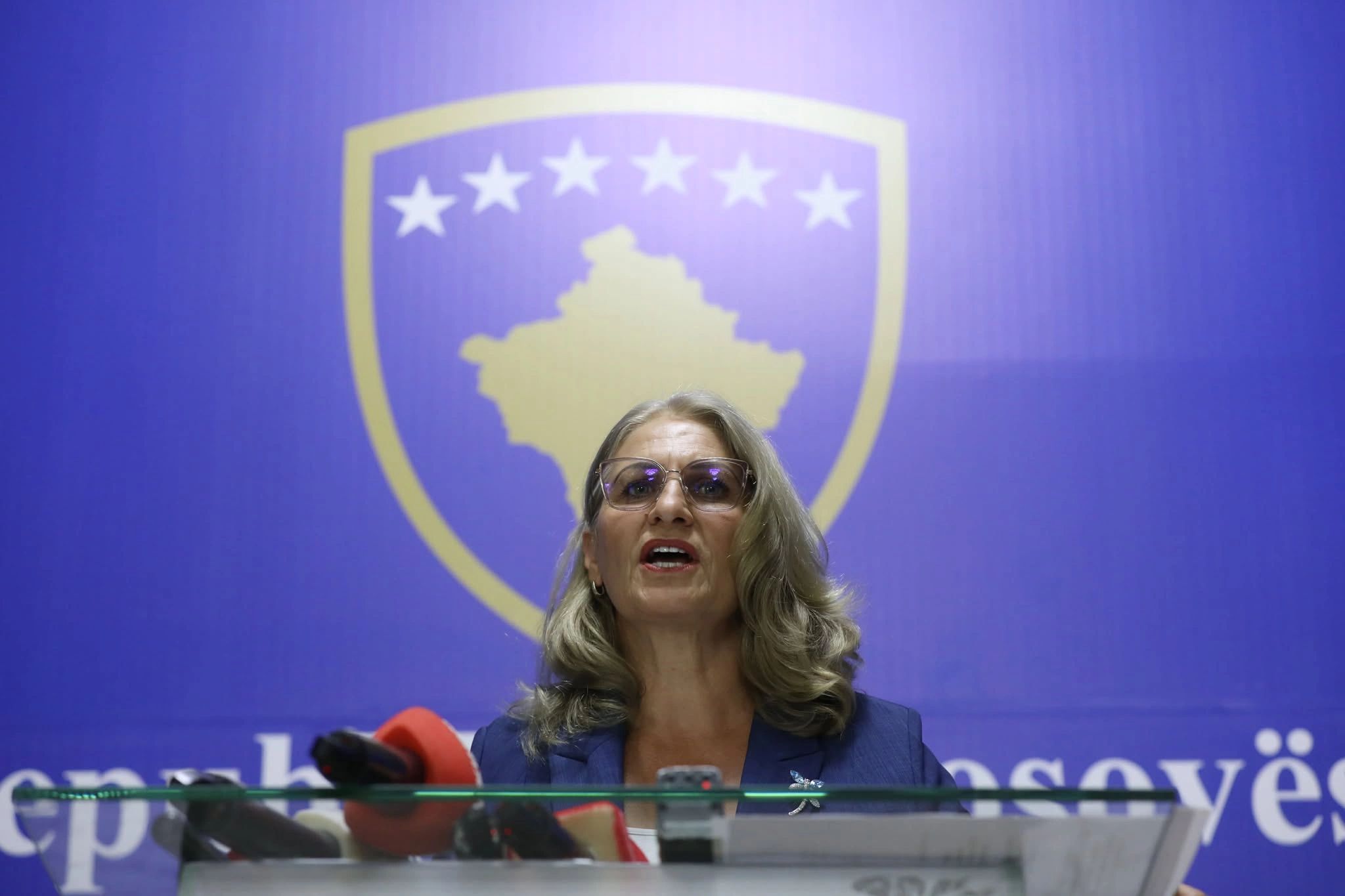 Teuta Haxhiu kritikoi mungesën e buxhetit për komunat nga Qeveria në detyrë.