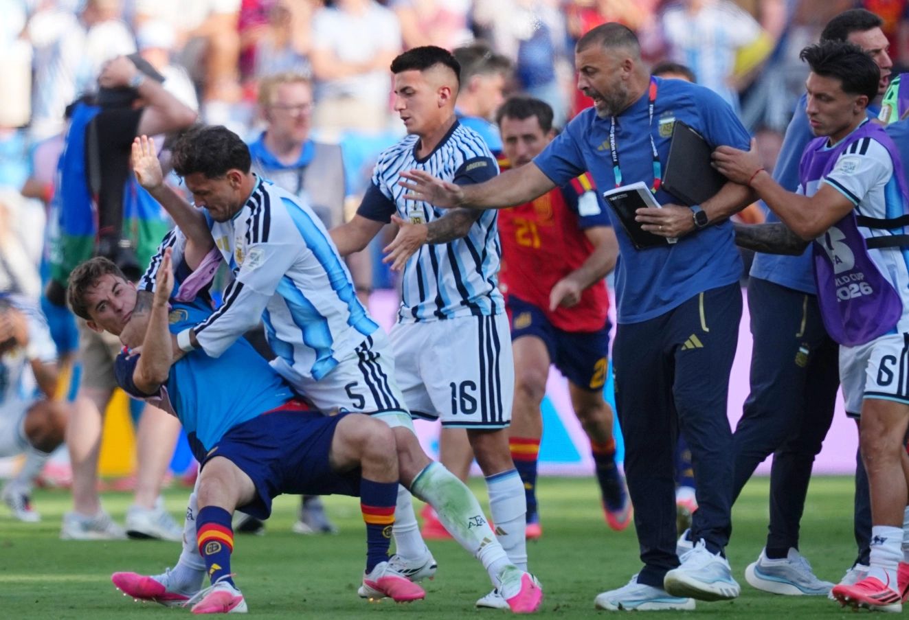 FIFA miraton zbutjen e pezullimeve të Leandro Paredes dhe Nahuel Molina duke përfshirë ndeshjet miqësore ndërkombëtare të Klasës "A".
