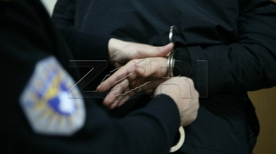 Dhunë e rëndë familjare në Pejë, arrestohet vëllai pas sulmit me thikë