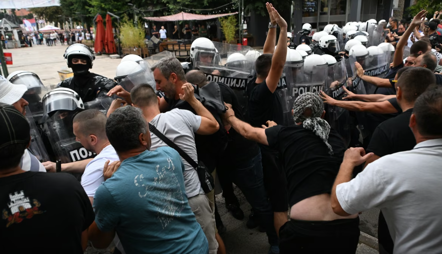Përleshje dhe tensione në Uzhicë, Demokratët Evropianë kritikojnë Vuçiqin për zgjedhjet