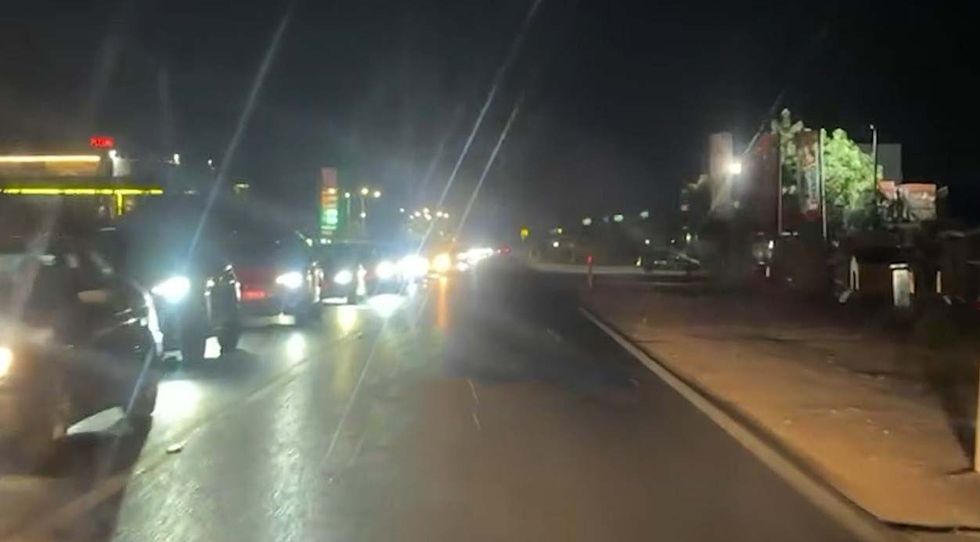 Fluksi masiv i automjeteve bllokon rrugët kryesore në Lezhë në fund të gushtit